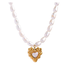 Load image into Gallery viewer, Pearl Heart Necklace