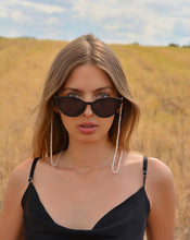 Load image into Gallery viewer, Keshi Pearl Sunglass Chain